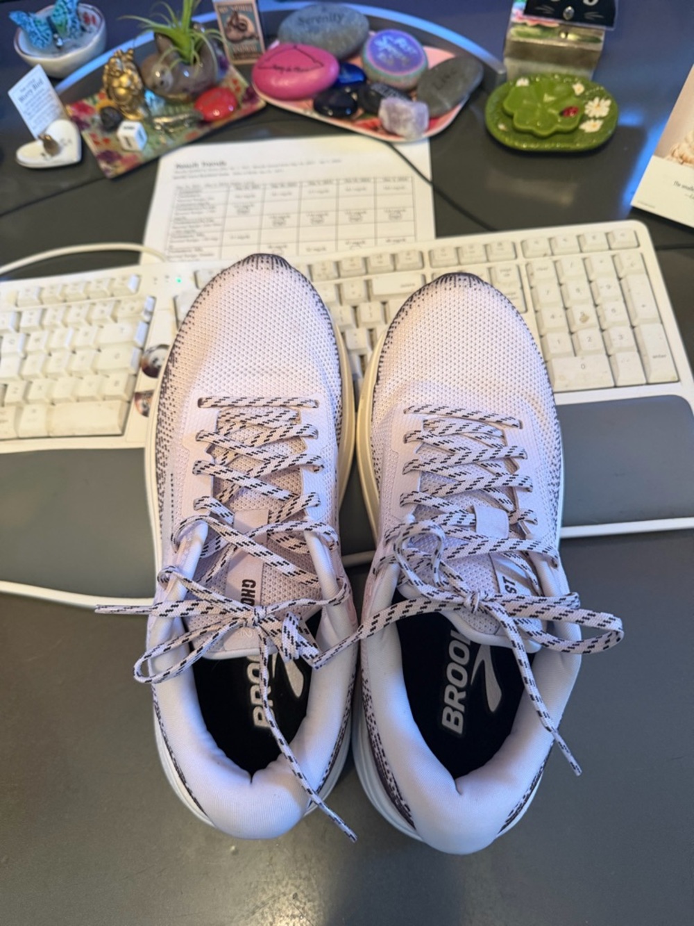 LIKE NEW Brooks Ghost Max 2 women’s size 8.5